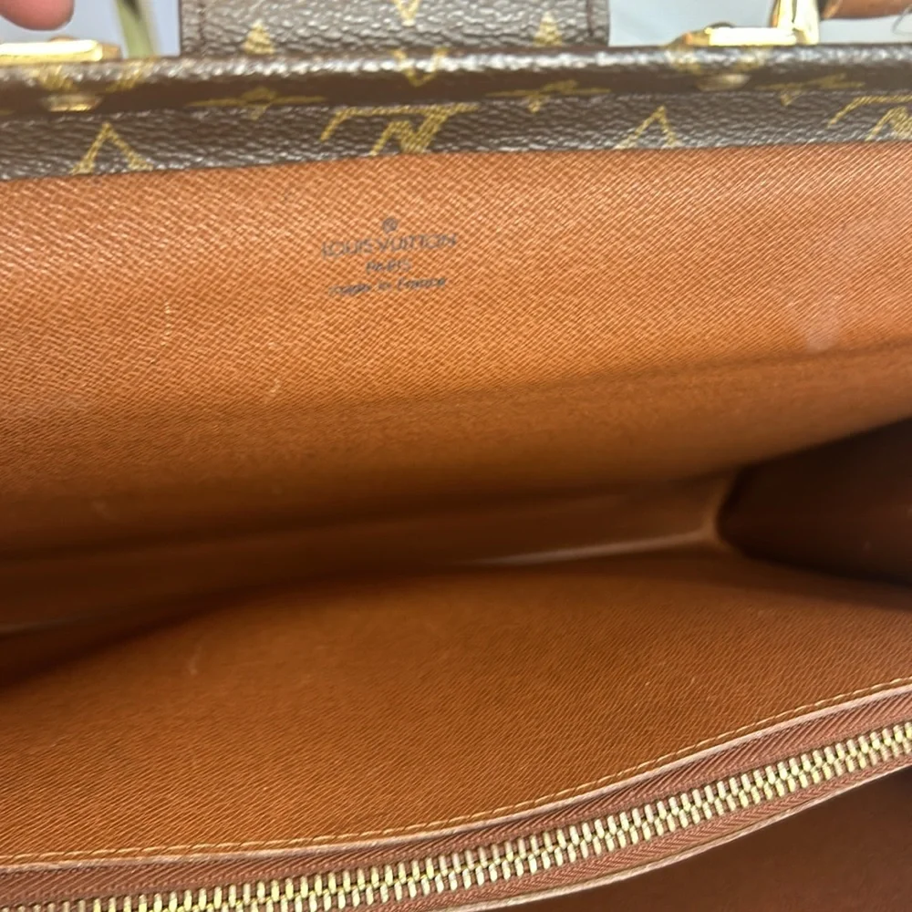 Louis Vuitton Serviette Conseiller Monogram Brown